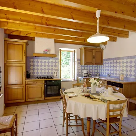 Tatil Evi De Charme Avec Cheminee, Grand Jardin Et Balades, Animaux Acceptes - Fr-1-496-60 Les Salles