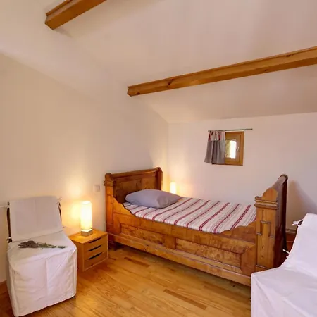 Holiday home De Charme Avec Cheminee, Grand Jardin Et Balades, Animaux Acceptes - Fr-1-496-60