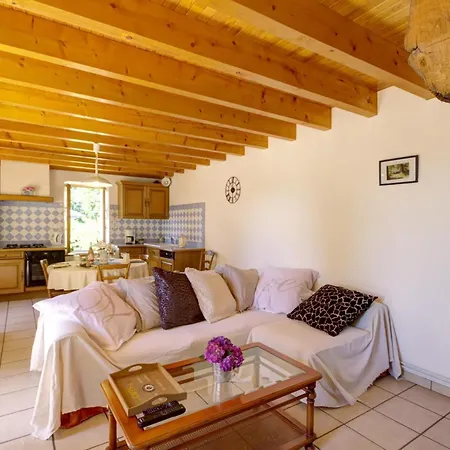 Holiday home De Charme Avec Cheminee, Grand Jardin Et Balades, Animaux Acceptes - Fr-1-496-60 Les Salles